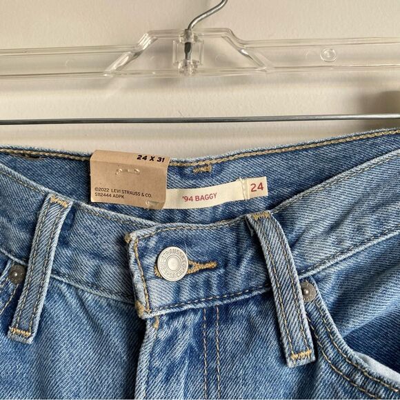 Levis' '94 Baggy Distressed Straight Jeans 24/31 NWT - Picture 2 of 10